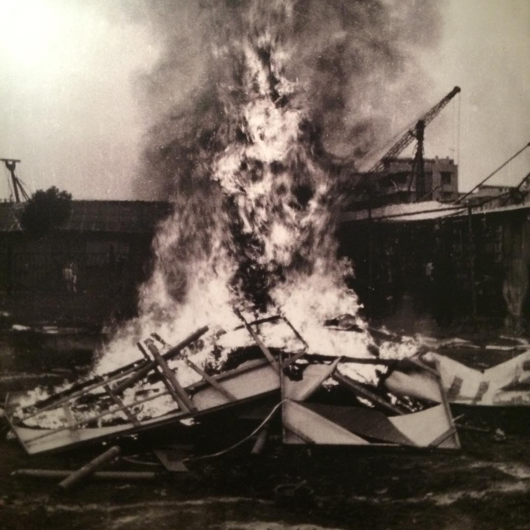 Ziaman Dada burning their own artworks, 1986
#busanbiennale #asianavantegarde